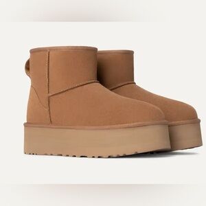 UGG Platform Mini Boot | W9 - Chestnut